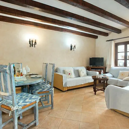 Lleo Paradise In The Old Town